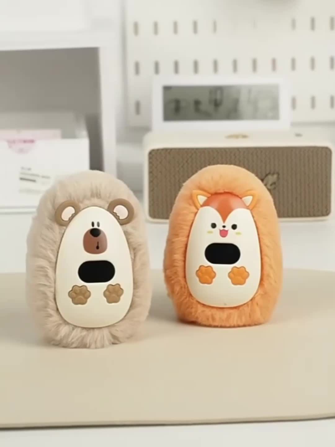 Uroczy pluszowy ogrzewacz do rąk